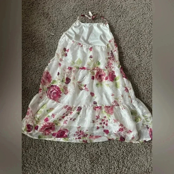 Cute girl flower dress. - Picture 2 of 3